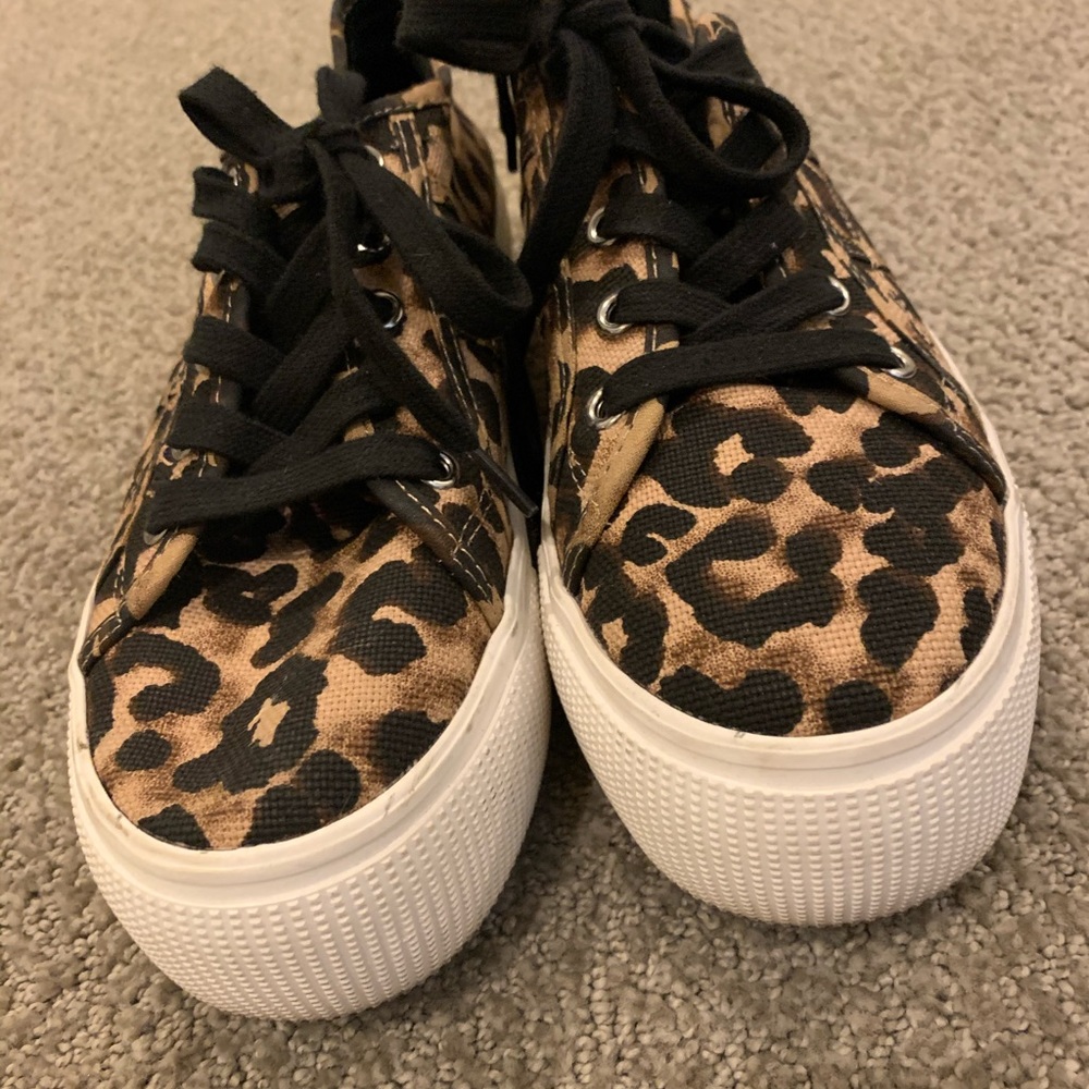 Steve Madden emmi leopard print platform sneakers